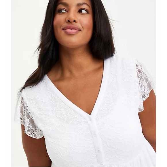 Torrid White Lace Tiered Women's Top NWT SZ 2 (18/20) - Picture 3 of 14